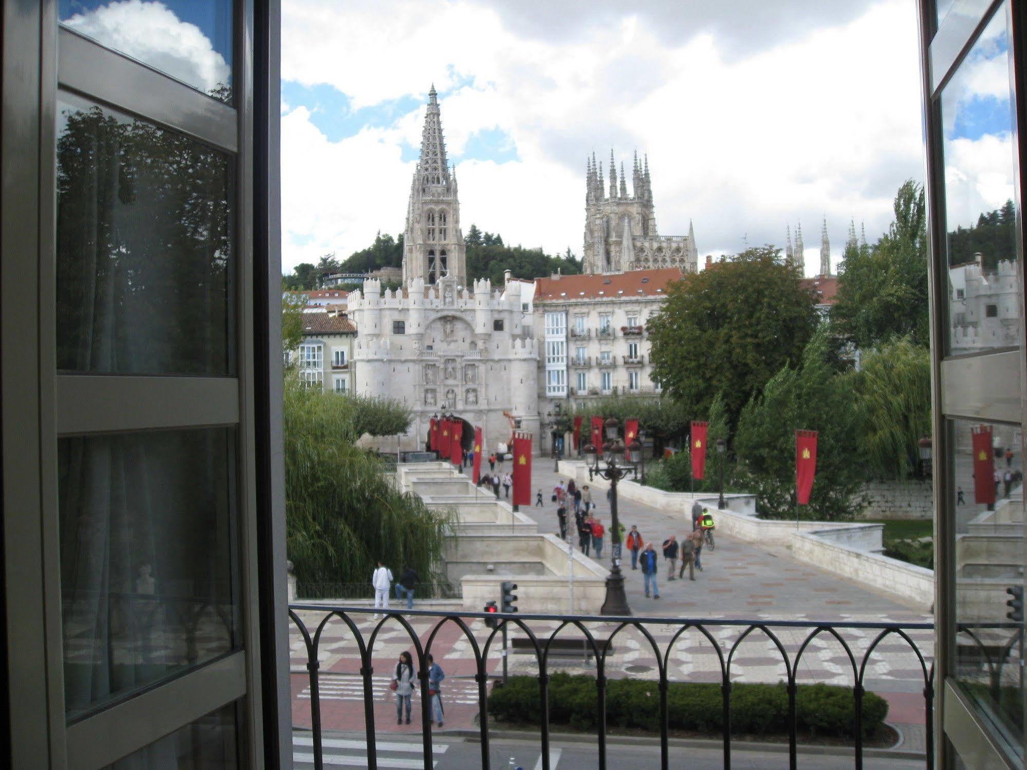 Hotel Via Gotica Burgos Exterior photo